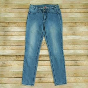 Elle Mid-Rise Skinny Jeans